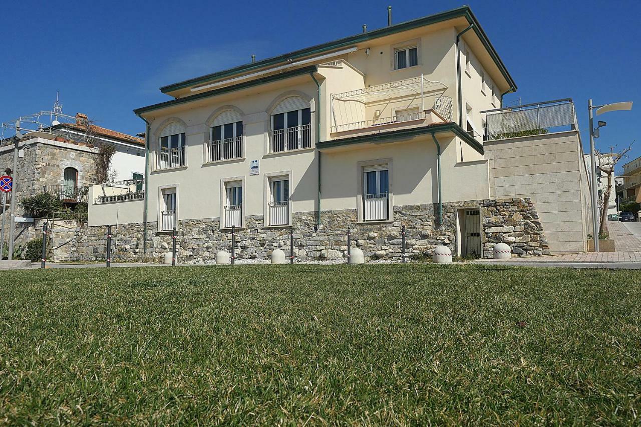 Residence Villa Livia San Vincenzo Exterior photo
